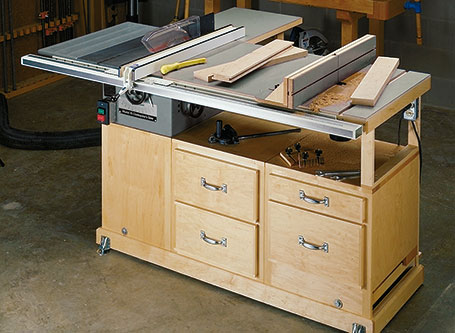 Compact Table Saw Station